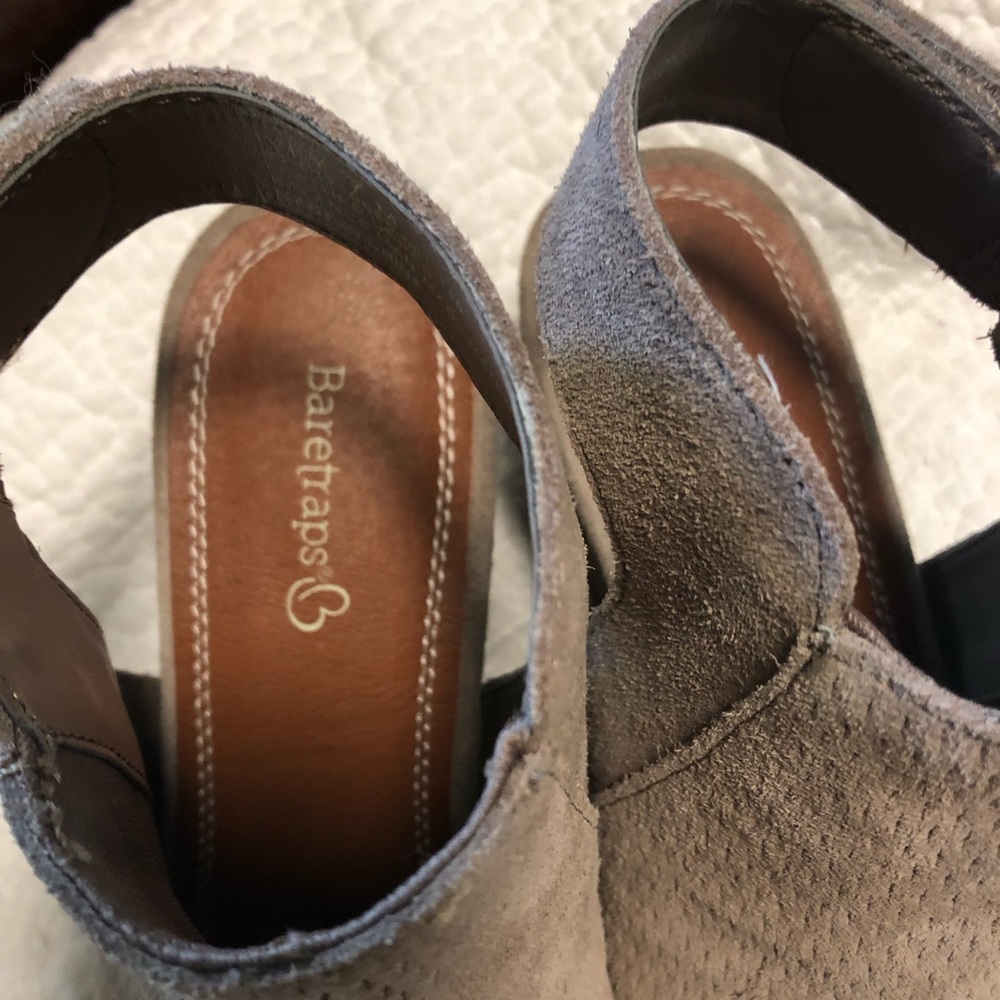 Ladies Baretrap size 7 shootie